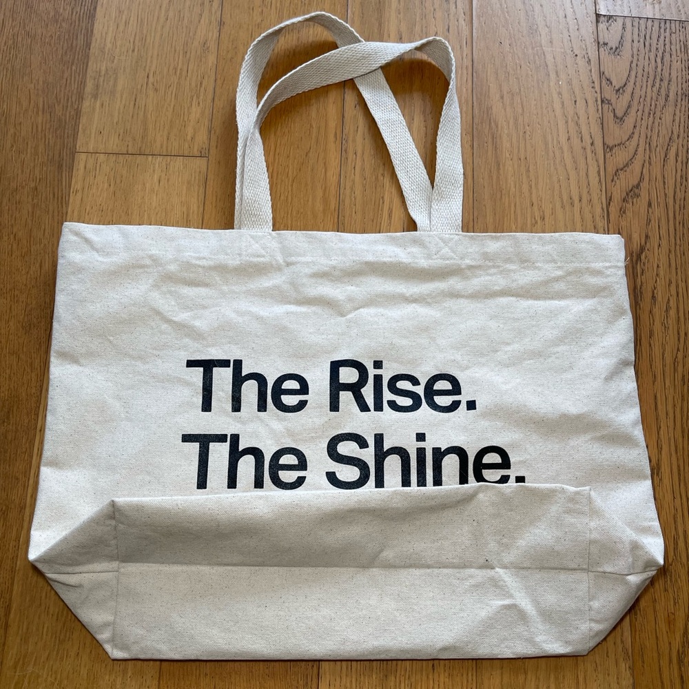 Exclusive Vuori Tote Bag View 3